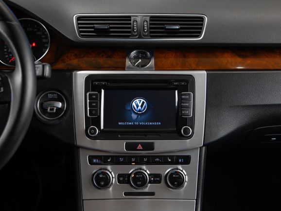 Volkswagen Passat, Робот, 2012 фото 16