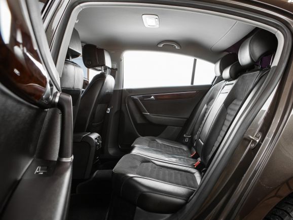 Volkswagen Passat, Робот, 2012 фото 19