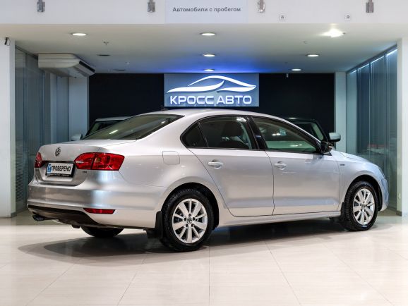 Volkswagen Jetta, Робот, 2013 фото 4