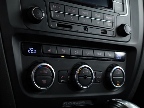 Volkswagen Jetta, Робот, 2013 фото 11