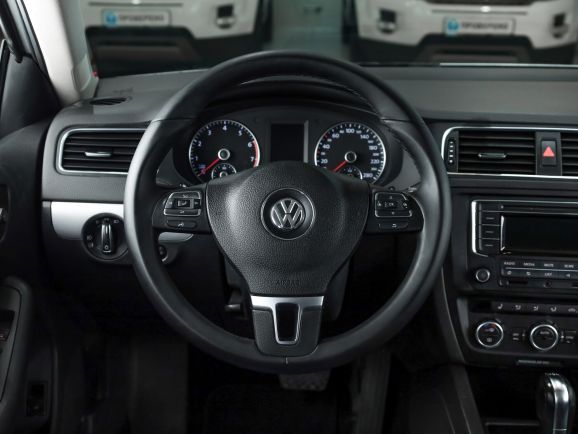 Volkswagen Jetta, Робот, 2013 фото 12