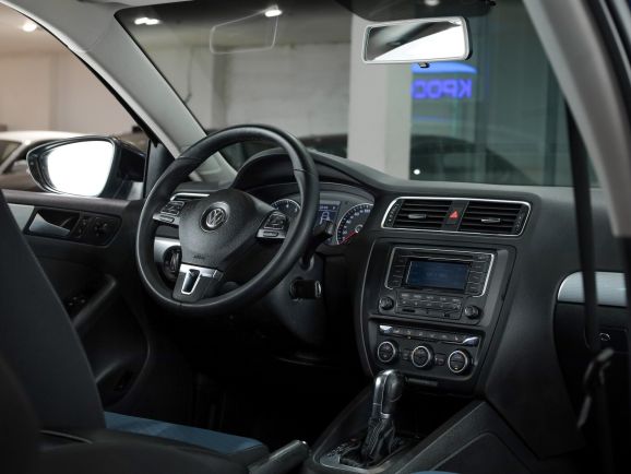 Volkswagen Jetta, Робот, 2013 фото 14