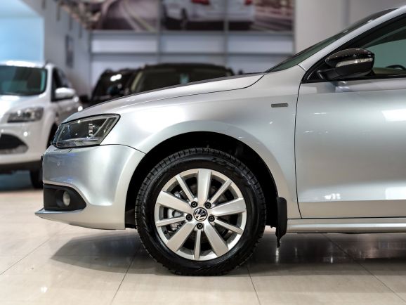 Volkswagen Jetta, Робот, 2013 фото 2