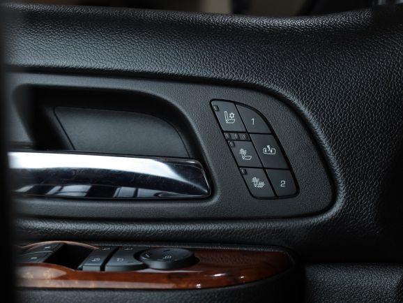 Chevrolet Tahoe, АТ, 2011 фото 2