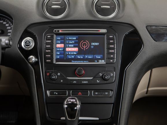 Ford Mondeo, Робот, 2011 фото 13