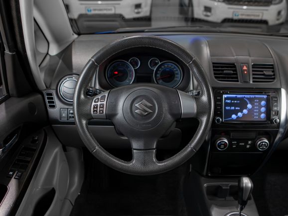 Suzuki SX4, АТ, 2011 фото 9