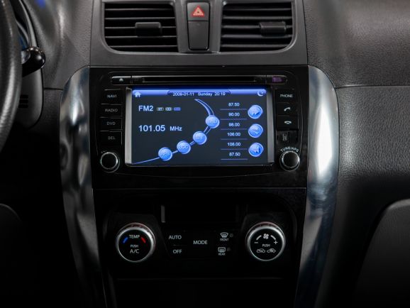 Suzuki SX4, АТ, 2011 фото 10