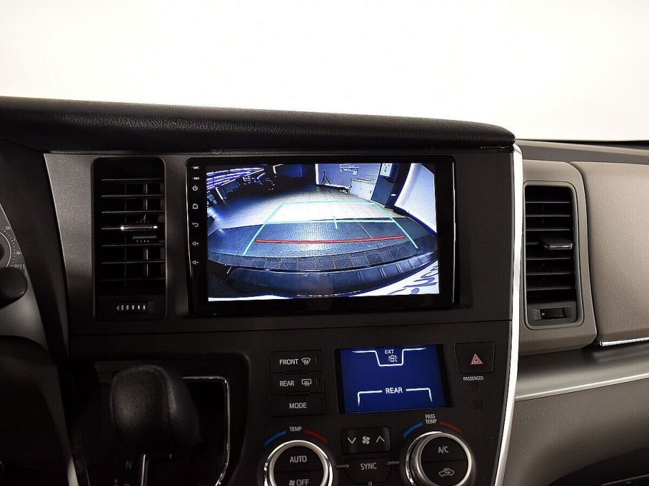 Toyota Sienna, 3.5 л, АТ, 2016 фото 9