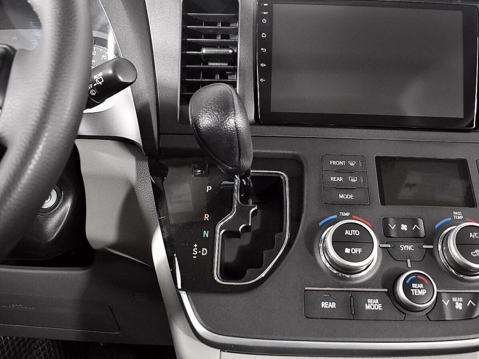 Toyota Sienna, 3.5 л, АТ, 2016 фото 10