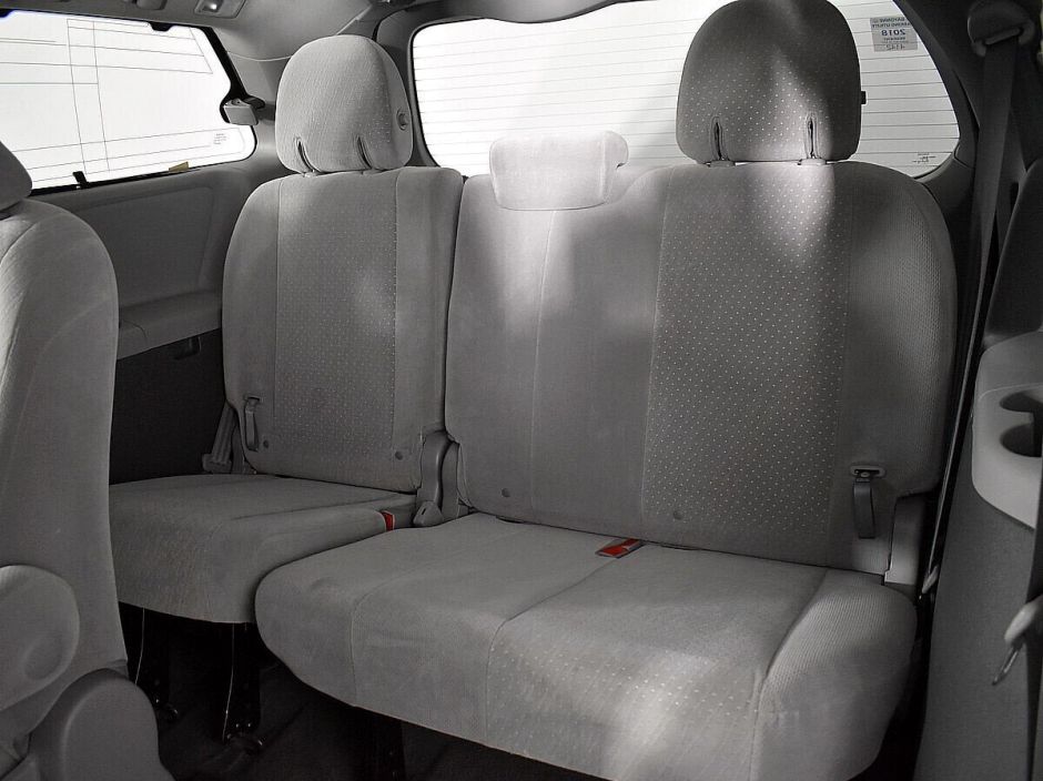 Toyota Sienna, 3.5 л, АТ, 2016 фото 2