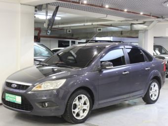 Ford Focus, 1.6 л, МКПП, 2010 фото 3