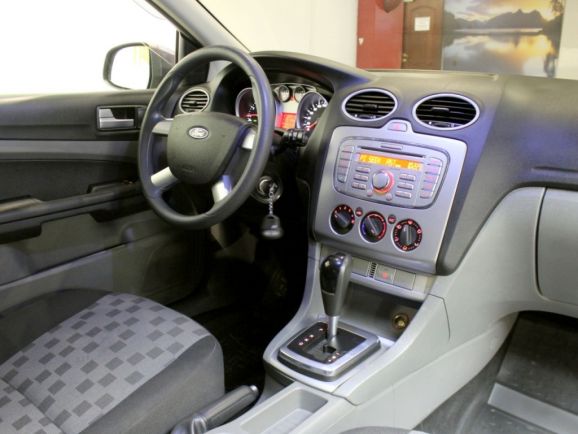 Ford Focus, 1.6 л, МТ, 2010 фото 1