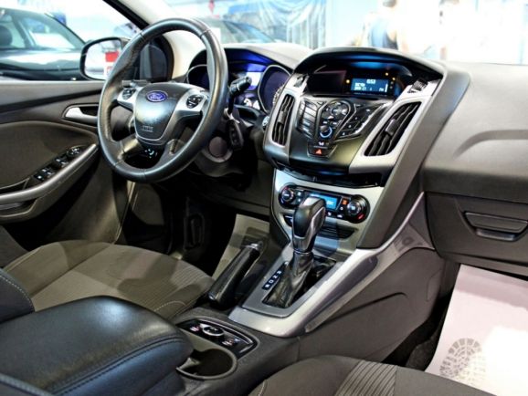 Ford Focus, 1.6 л, Робот, 2014 фото 1