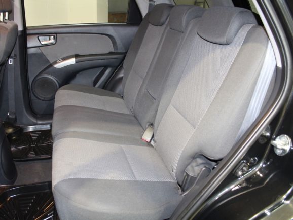 Kia Sportage, 2.0 л, МТ, 2010 фото 1