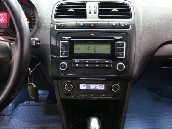 Volkswagen Polo, 1.6 л, АТ, 2012 фото 1