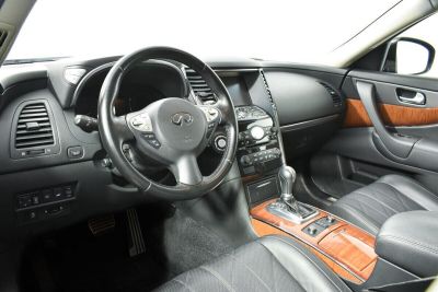 Infiniti QX70, 3.7 л, АКПП, 2016 фото 7