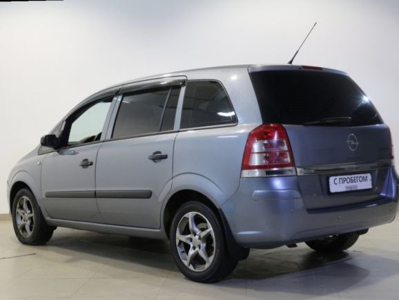 Opel Zafira, 1.8 л, Робот, 2011 фото 2