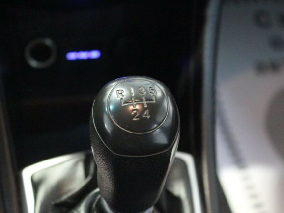 Hyundai Solaris, 1.6 л, МТ, 2012 фото 2