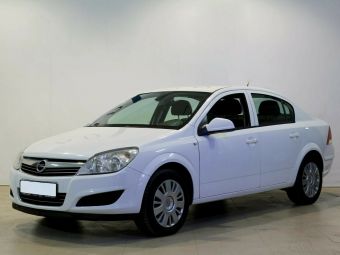 Opel Astra, 1.6 л, РКПП, 2012 фото 3