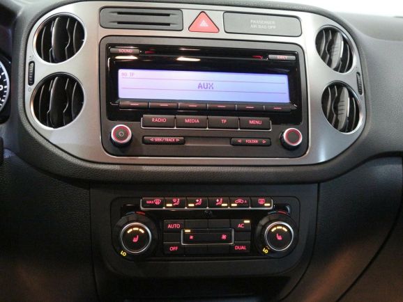 Volkswagen Tiguan, 2.0 л, АТ, 2011 фото 10