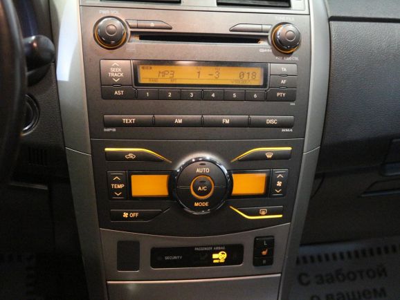 Toyota Corolla, 1.6 л, Робот, 2009 фото 10