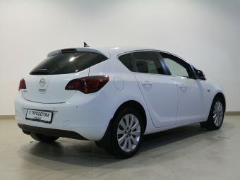 Opel Astra, 1.6 л, АКПП, 2011 фото 5