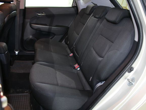 Hyundai i30, 1.6 л, МТ, 2009 фото 1