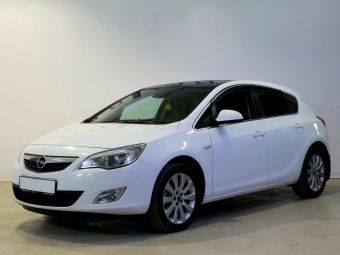 Opel Astra, 1.4 л, МКПП, 2010 фото 3