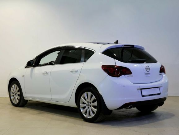 Opel Astra, 1.4 л, МТ, 2010 фото 6