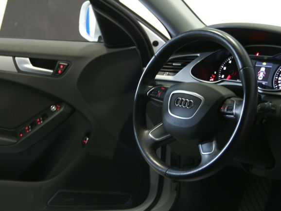 Audi A4, 1.8 л, Вариатор, 2013 фото 2