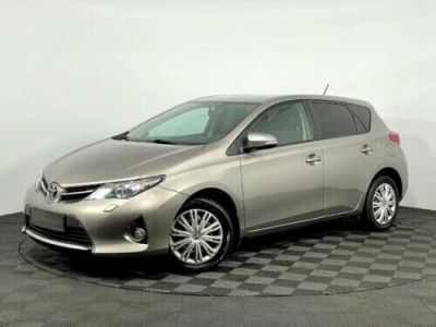 Toyota Auris, 1.6 л, CVT, 2014 фото 3