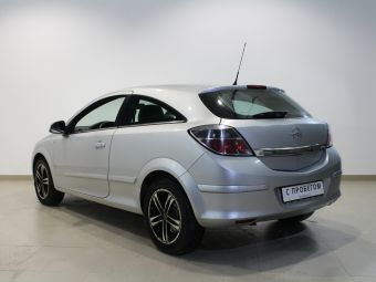 Opel Astra, 1.8 л, АКПП, 2011 фото 6