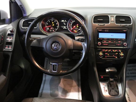 Volkswagen Golf, 1.6 л, Робот, 2010 фото 2