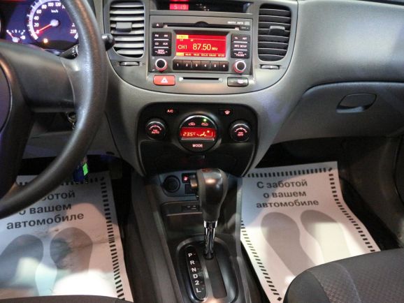 Kia Rio, 1.4 л, АТ, 2011 фото 1