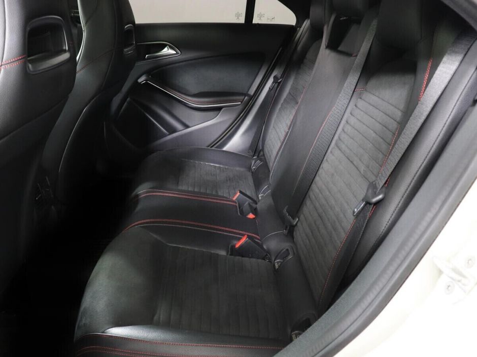 Mercedes-Benz CLA, 1.6 л, Робот, 2015 фото 2