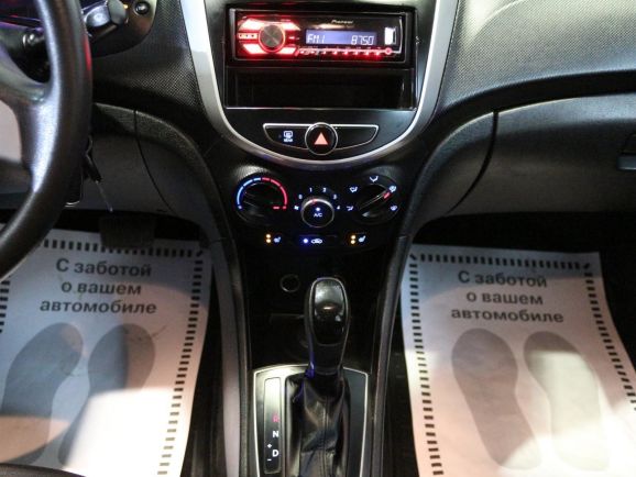 Hyundai Solaris, 1.6 л, АТ, 2015 фото 1