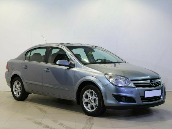 Opel Astra, 1.8 л, МТ, 2012 фото 4
