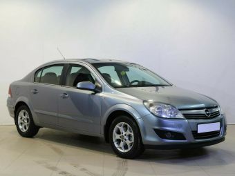 Opel Astra, 1.8 л, МКПП, 2012 фото 4