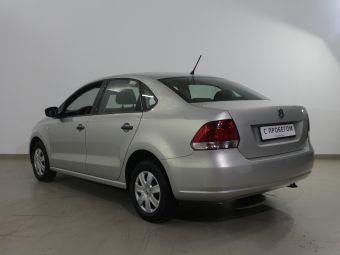 Volkswagen Polo, 1.6 л, МКПП, 2012 фото 6