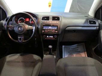 Volkswagen Polo, 1.6 л, МКПП, 2012 фото 2