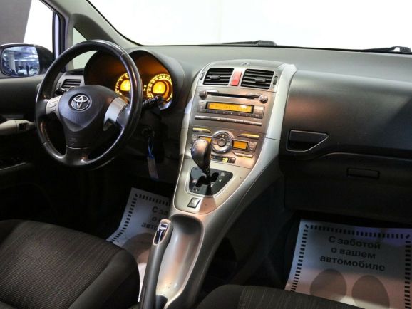 Toyota Auris, 1.6 л, Робот, 2009 фото 7