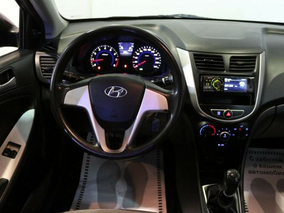 Hyundai Solaris, 1.6 л, МТ, 2012 фото 2