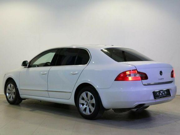 Skoda Superb, 1.8 л, Робот, 2009 фото 6