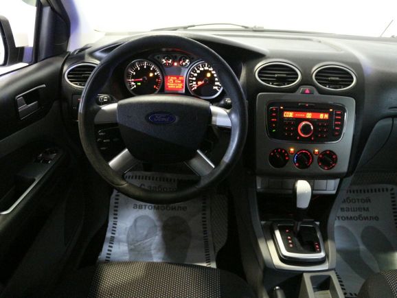 Ford Focus, 1.6 л, АТ, 2010 фото 2