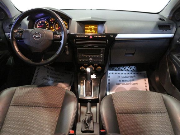 Opel Astra, 1.8 л, АТ, 2009 фото 2