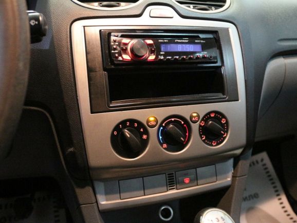 Ford Focus, 1.8 л, МТ, 2010 фото 1