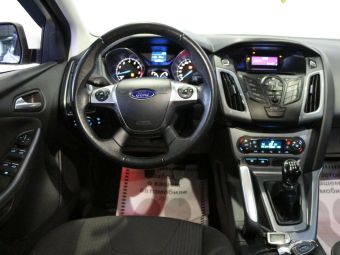 Ford Focus, 1.6 л, МКПП, 2012 фото 2