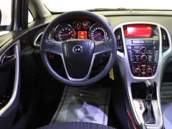 Opel Astra, 1.6 л, АКПП, 2010 фото 2