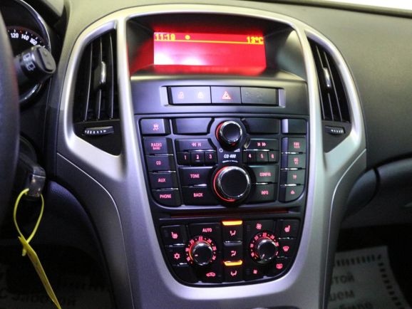 Opel Astra, 1.6 л, АТ, 2010 фото 1