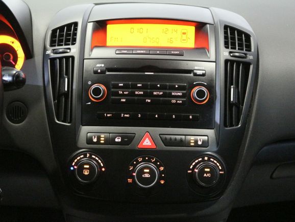 Kia Ceed, 1.6 л, АТ, 2010 фото 2